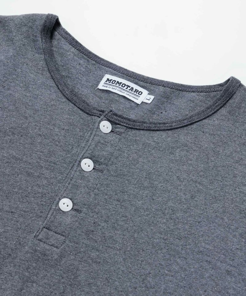 五分袖ヘンリーネック・ベースボールTシャツ　襟元